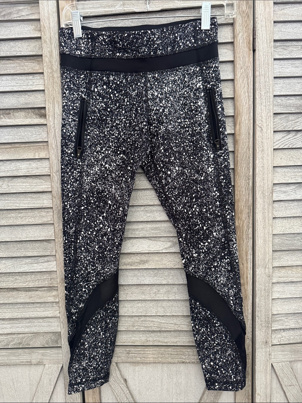 Lululemon Splatter Active Leggings size 4 Black jacquard